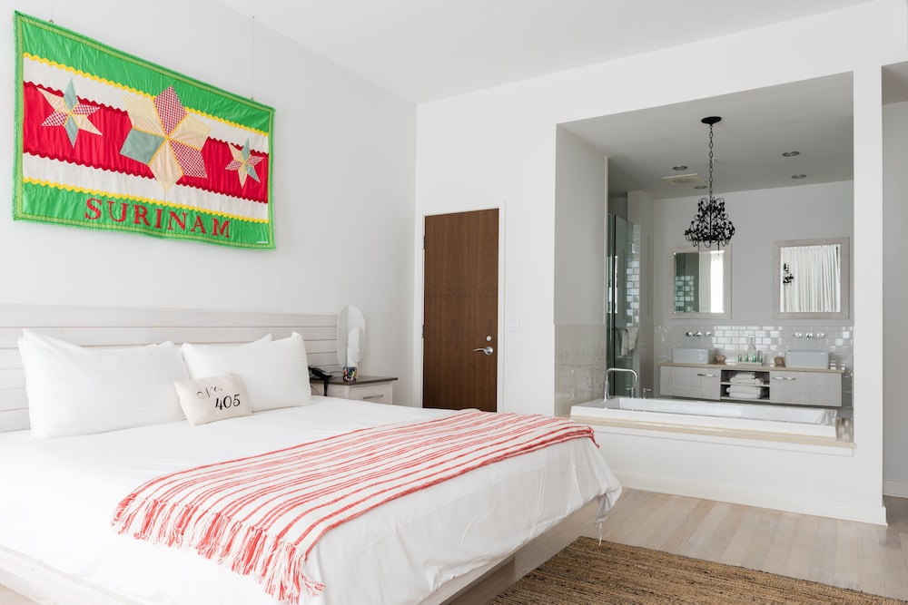 Bungalow Hotel 28/71