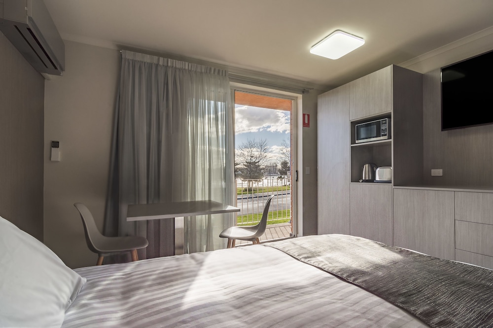 Argosy Motor Inn 26/42