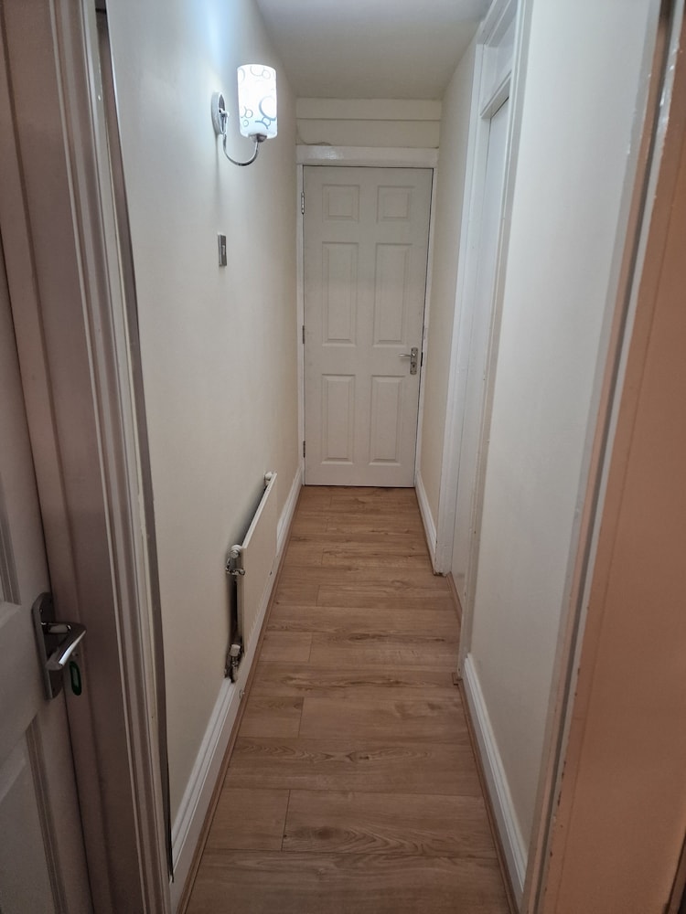SnoozeDen Chalvey - Free Parking, Near M4 J6 21/35