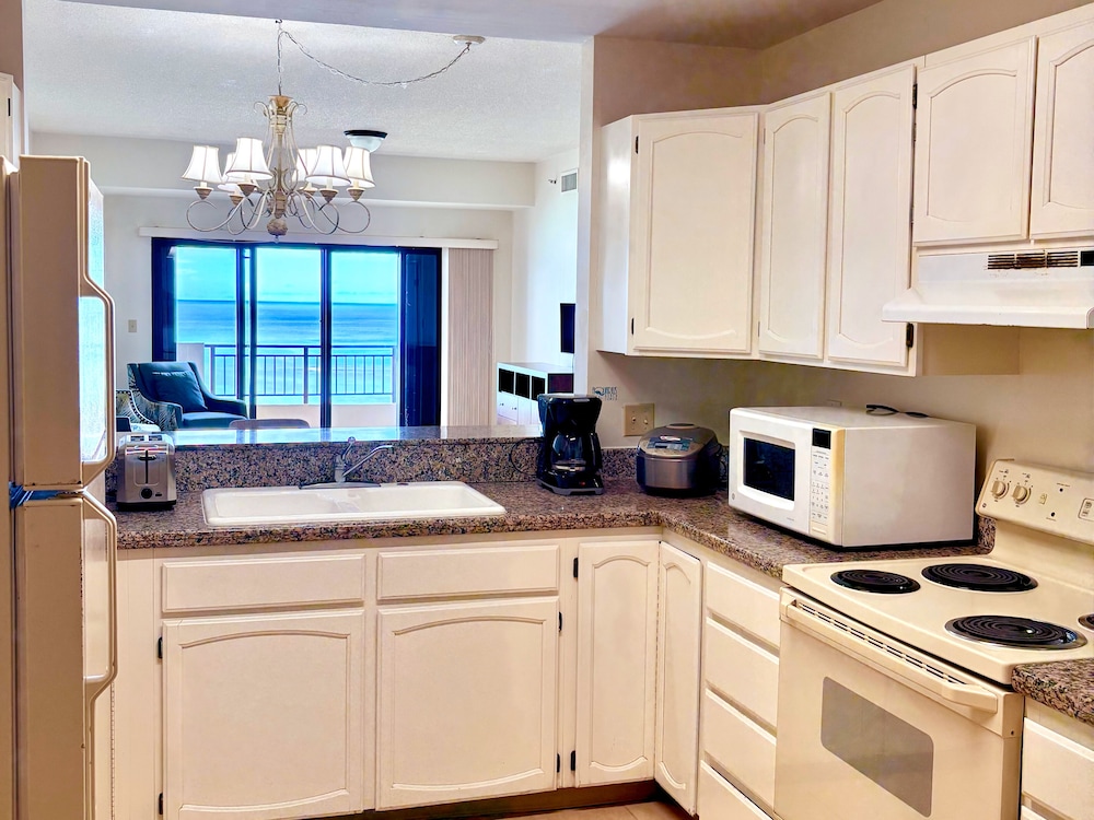 Aquarius Beach Tower 57/57