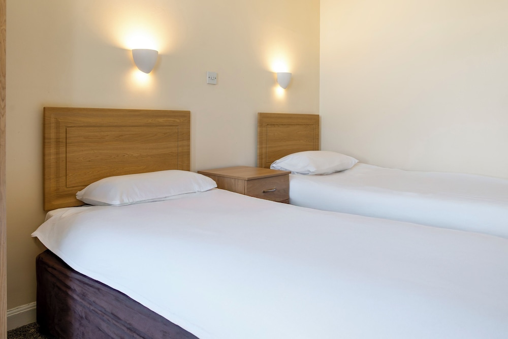 ROOM, TWIN BEDS