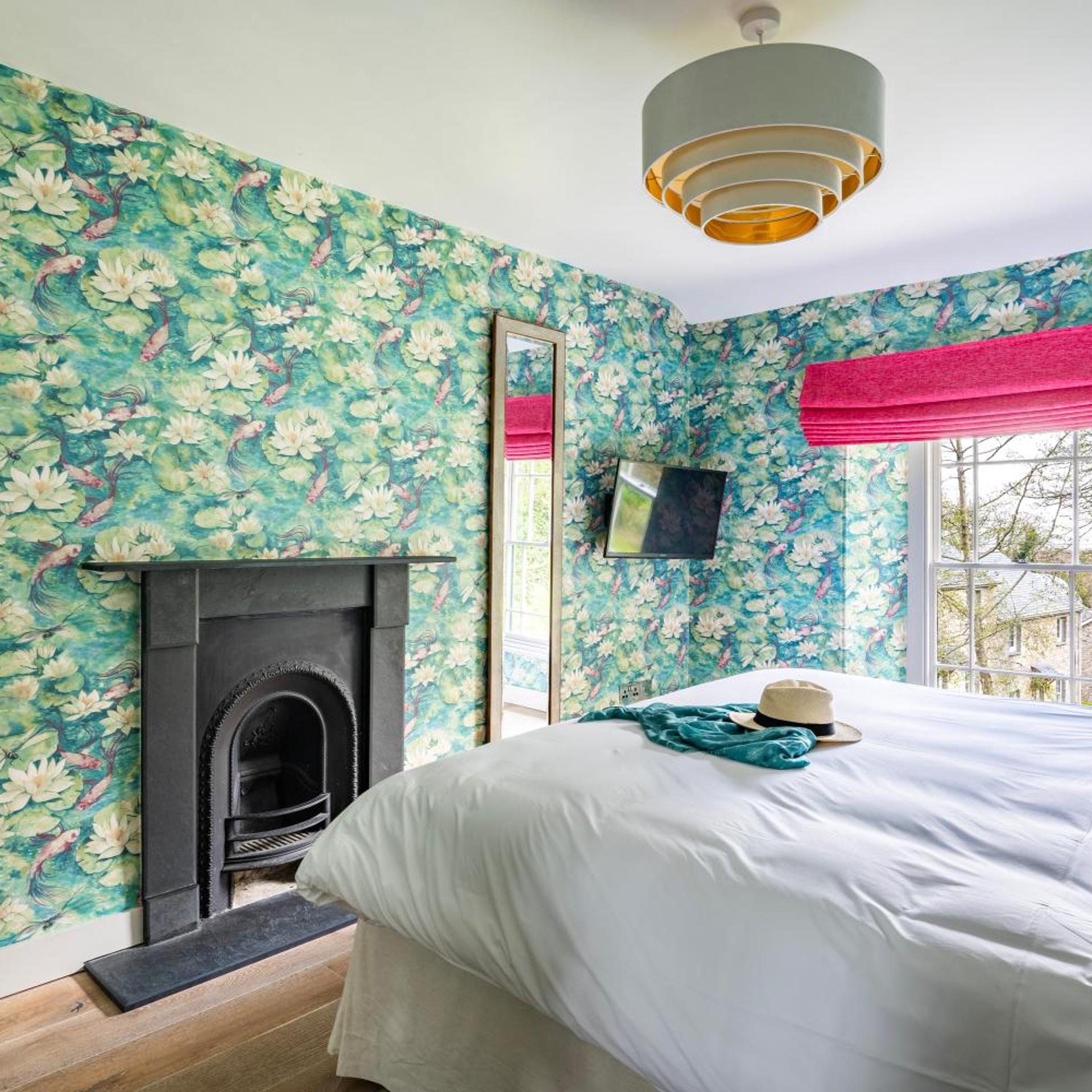 4 Bedrooms, House