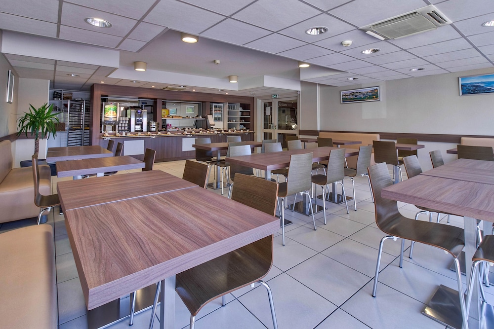 B&B Hotel Saint Jean de Luz 48/64