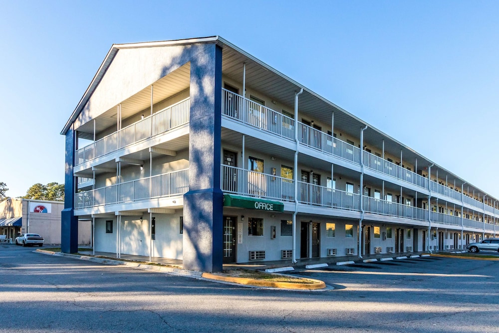Studio 6 Extended Stay - Savannah, GA 9/52
