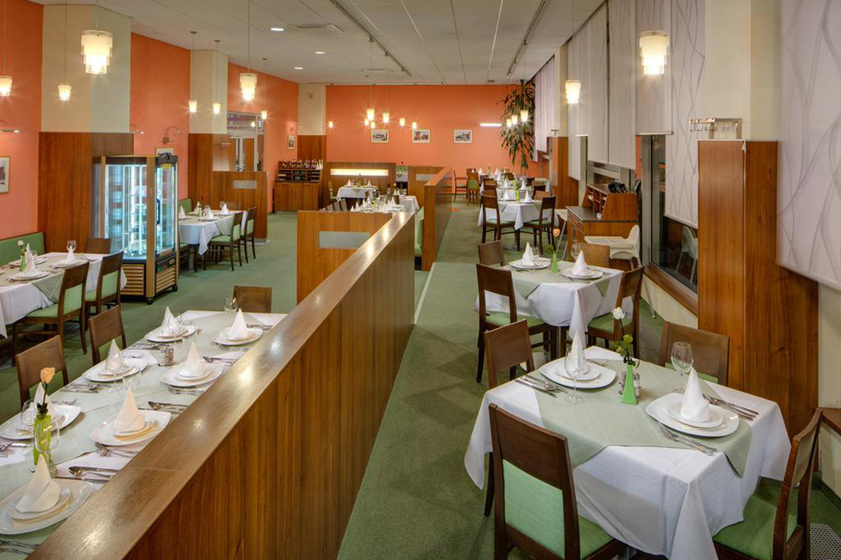 Avanti Hotel 54/72