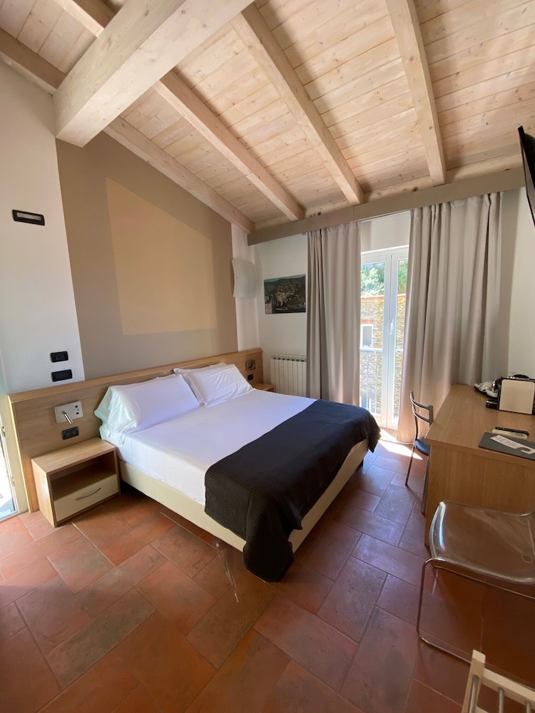 STANDARD, DOUBLE BED, PATIO