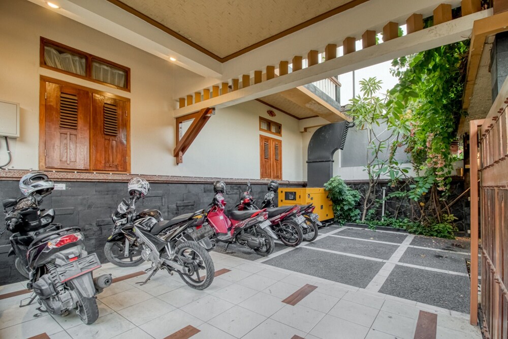 RedDoorz Plus near Lempuyangan Station 4 37/42