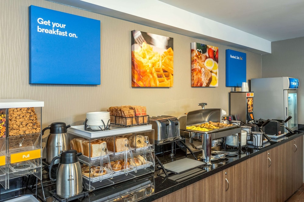 Comfort Inn Winnipeg Airport 32/36