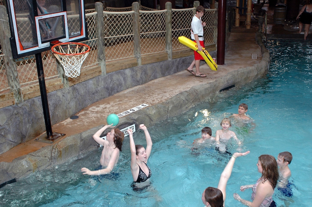 Six Flags Great Escape Lodge Indoor Waterpark 37/50