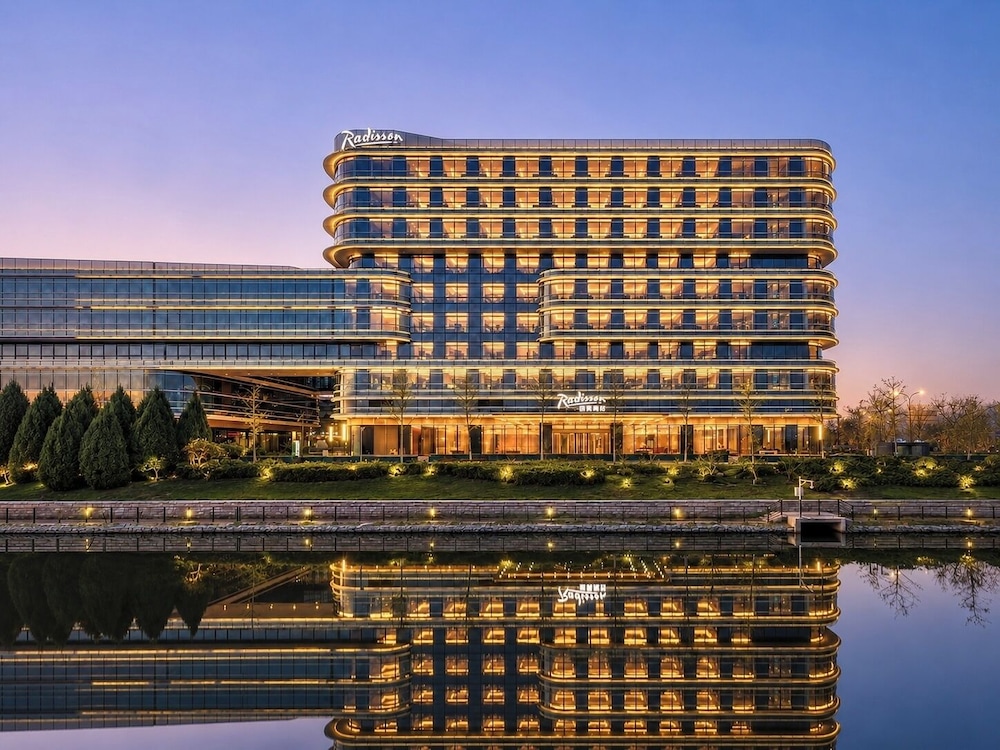 Radisson Hotel Beijing Daxing Airport in Daxing