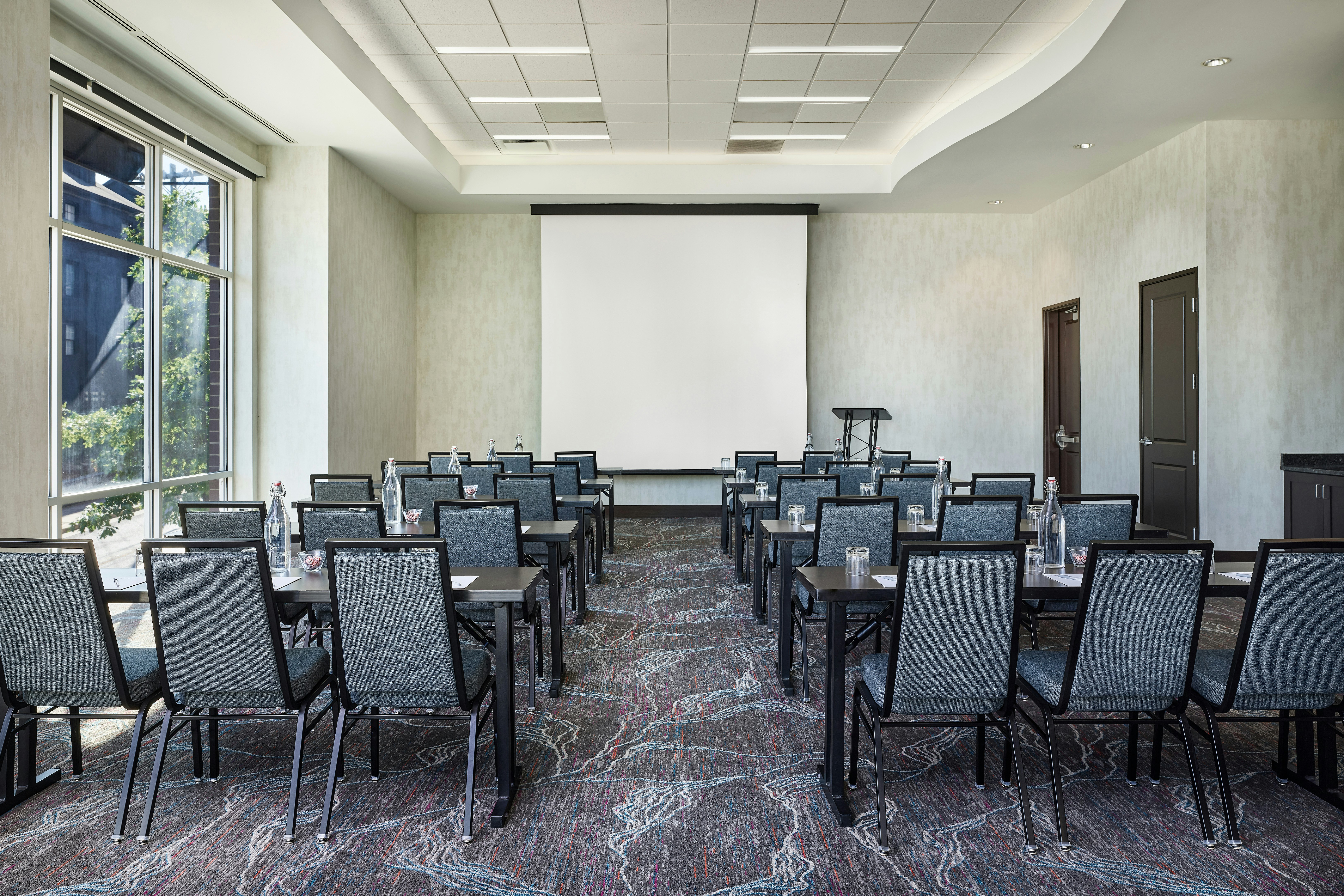 Hilton Garden Inn Nashville Downtown/Convention Center 61/68