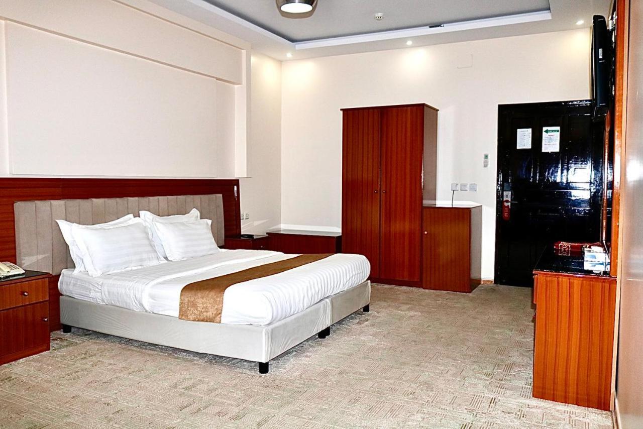 فندق المدوح(Hamed Mudawah Hotel) 12/69