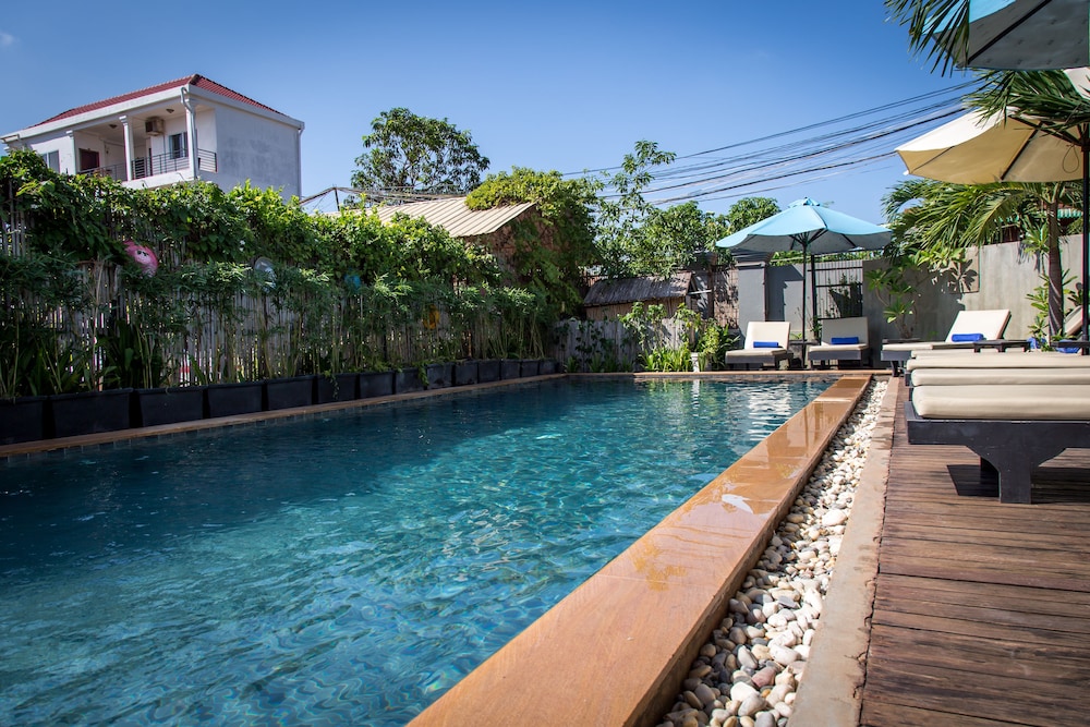 Baby Elephant Boutique Hotel 59/69