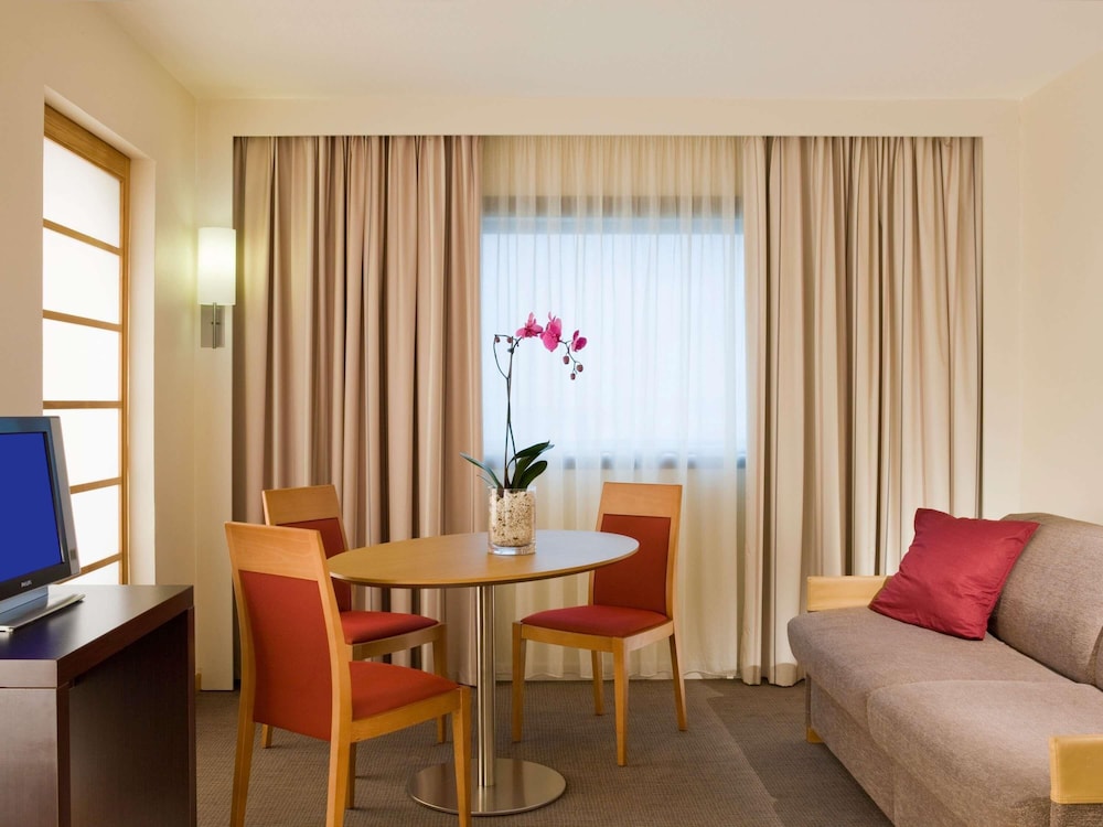 Novotel Paris La Defense Esplanade 46/72