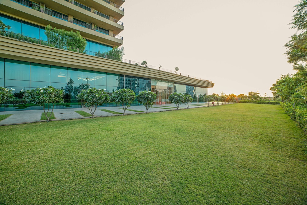 Gift City Club, a member of Radisson Individuals 42/46