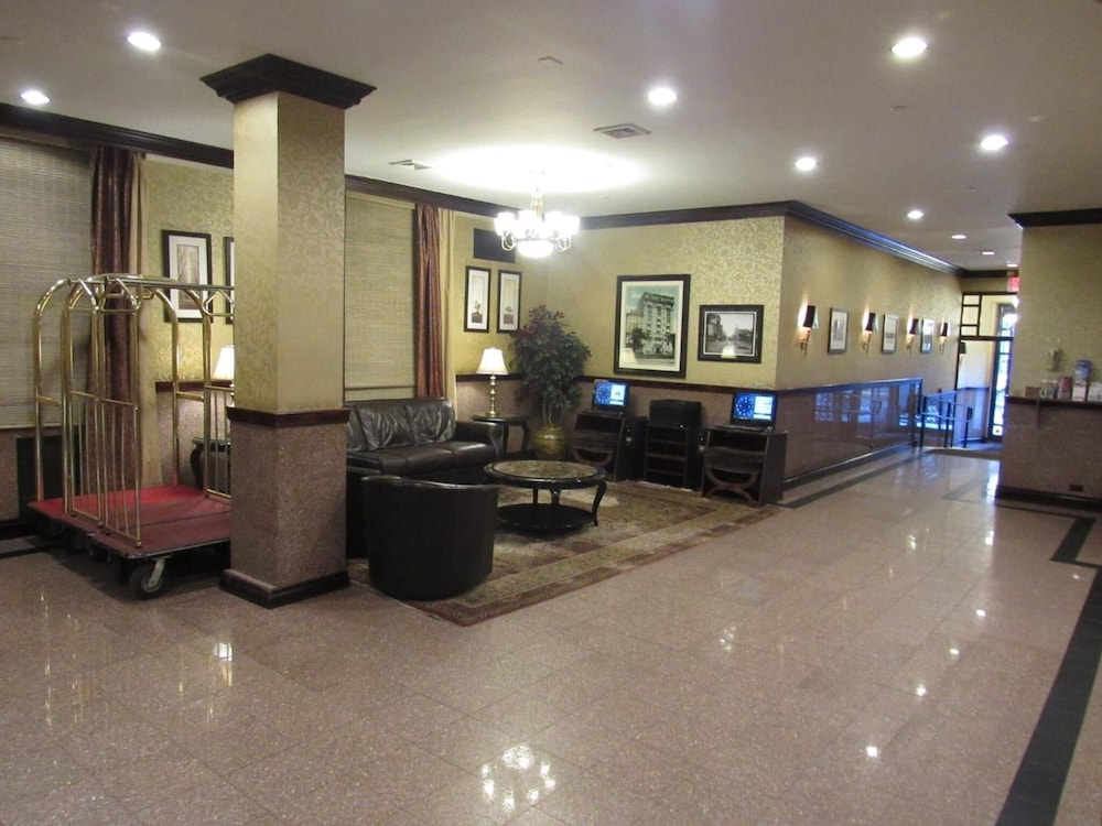 NEWTON HOTEL 23/37