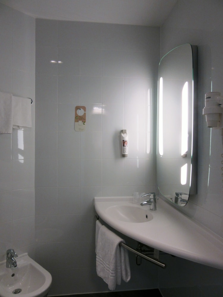 Ibis Milano Fiera 70/70