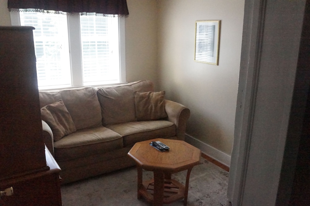 The Frogtown Inn 19/30