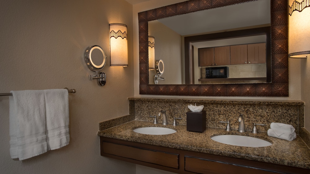 Disney Animal Kingdom Villas Jambo House 58/60