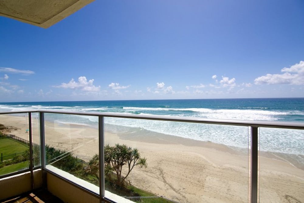 FORESHORE BEACHFRONT APARTMENTS 52/66