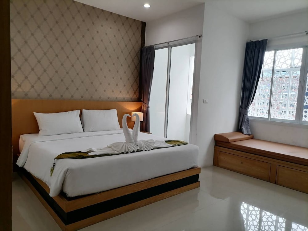 NJ PATONG HOTEL 15/53