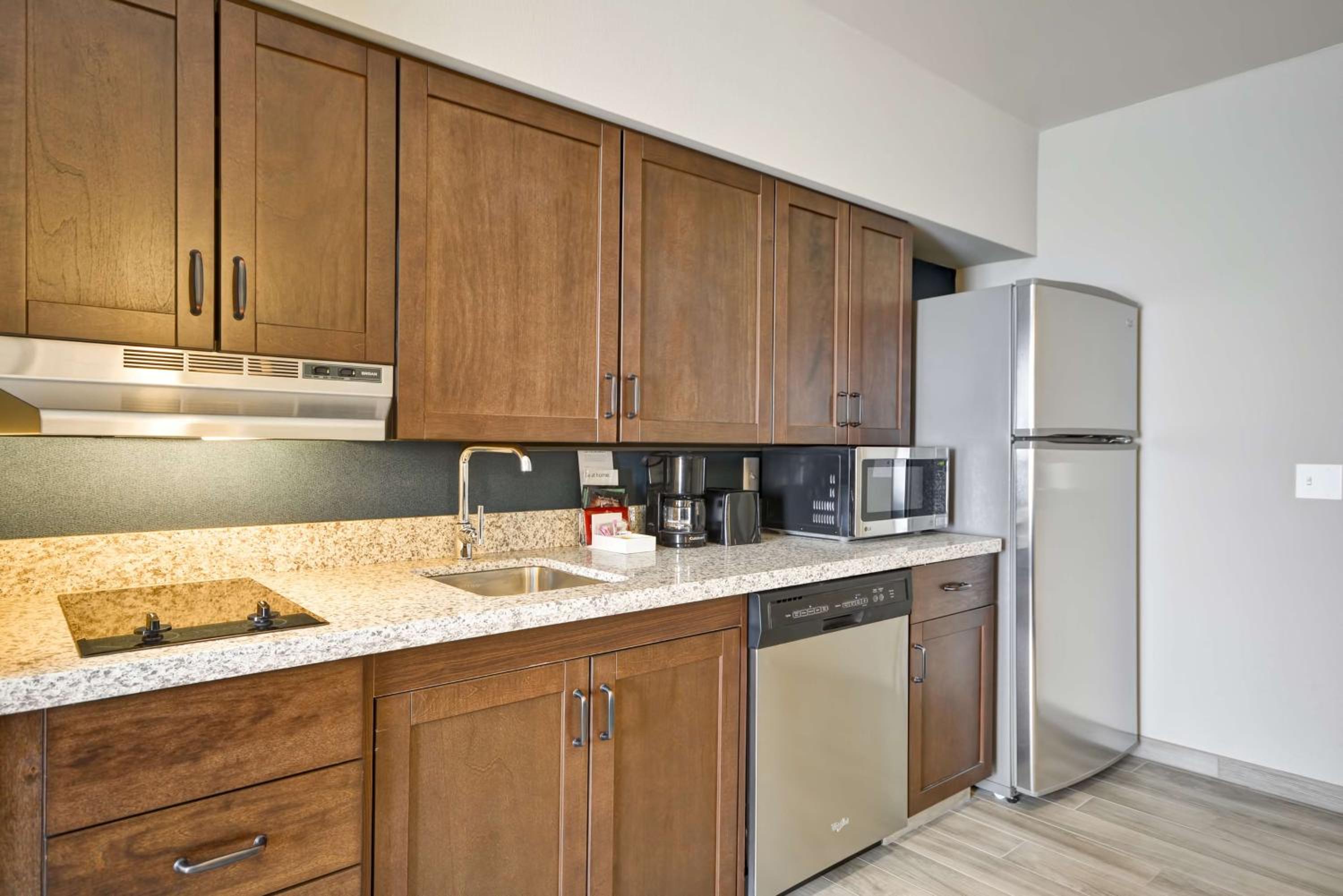 جناح بسرير كينج بغرفة نوم واحدة مع أريكة، Homewood Suites By Hilton Phoenix Tempe Asu Area 9/9