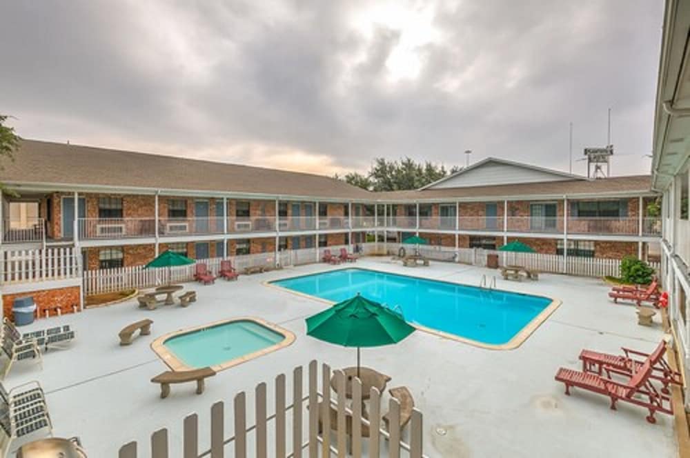Plantation Inn 7/50