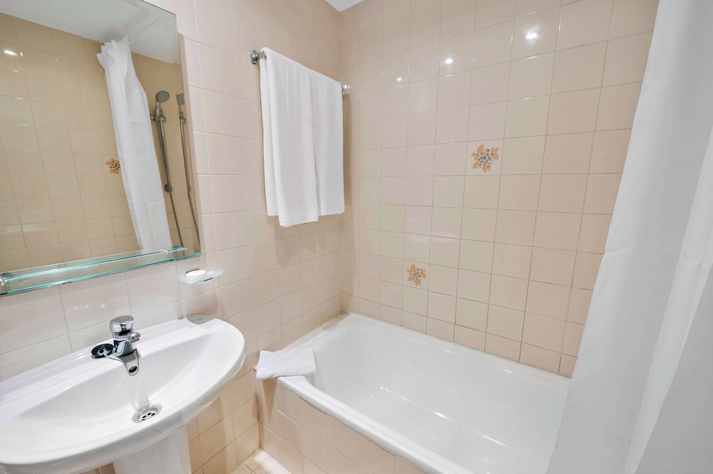 Ramada Hotel and Suites By Wyndham Costa Del Sol 75/75