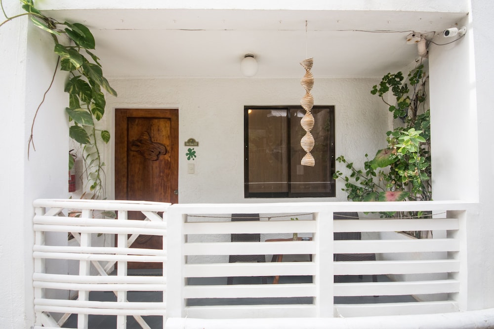 8Colors Beach House 7/64
