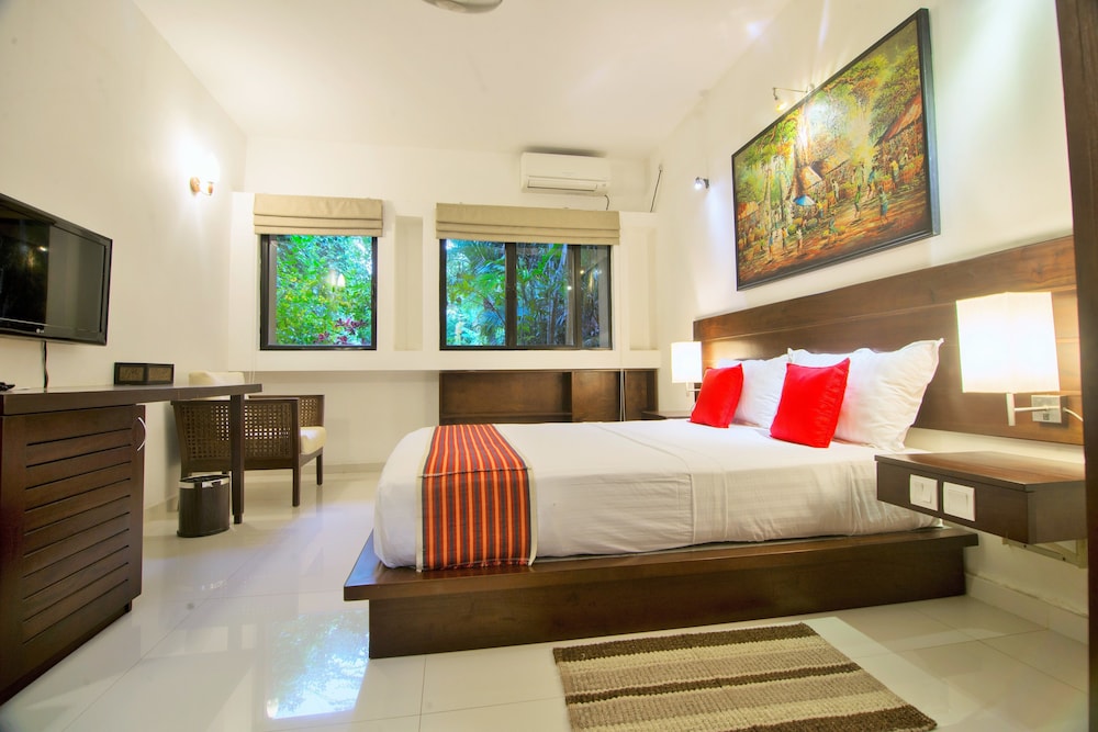DELUXE, TRIPLE, GARDEN VIEW