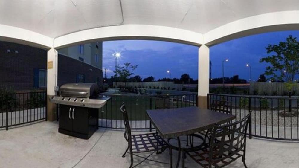 Candlewood Suites Lexington 58/74