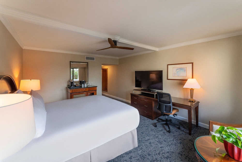 غرفة بسرير كينج بإطلالة جزئية على البحر، Monterey Plaza Hotel & Spa 3/5