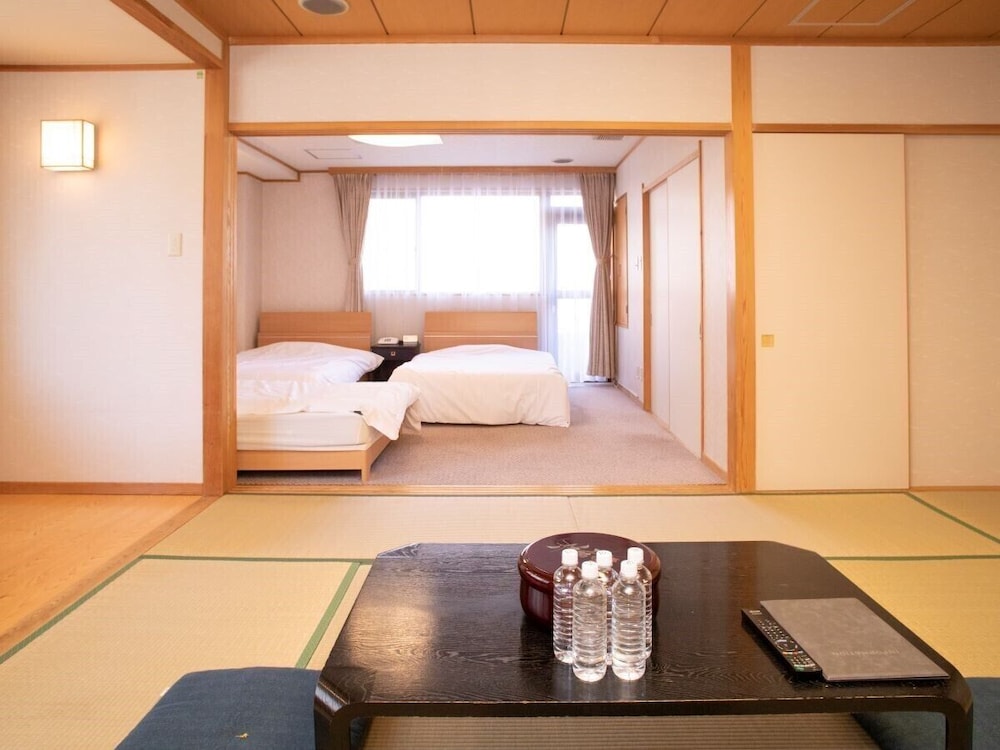 Lake Side Nikko Hotel 14/68
