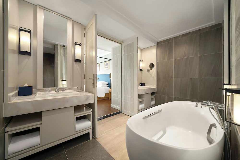 فيلا بسريرين مزدوجين بإطلالة على البحر بـ3 غرف نوم بمسبح خاص، Renaissance Hoi An Resort & Spa 7/10