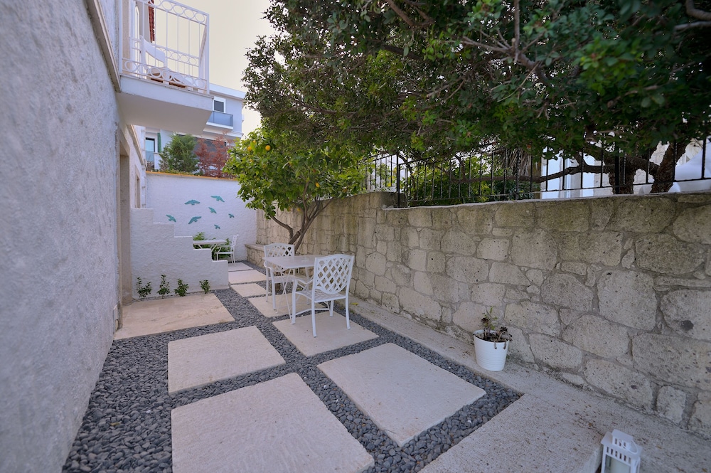 Peremere Alacati Hotel 32/50