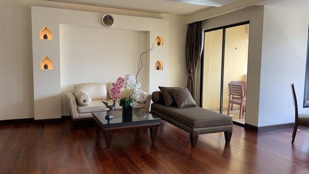 Patong Paragon Resort & Spa 47/69