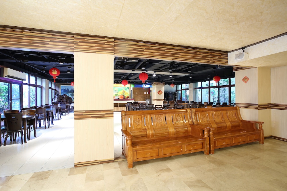 Chiayi Crown Hotel 13/32