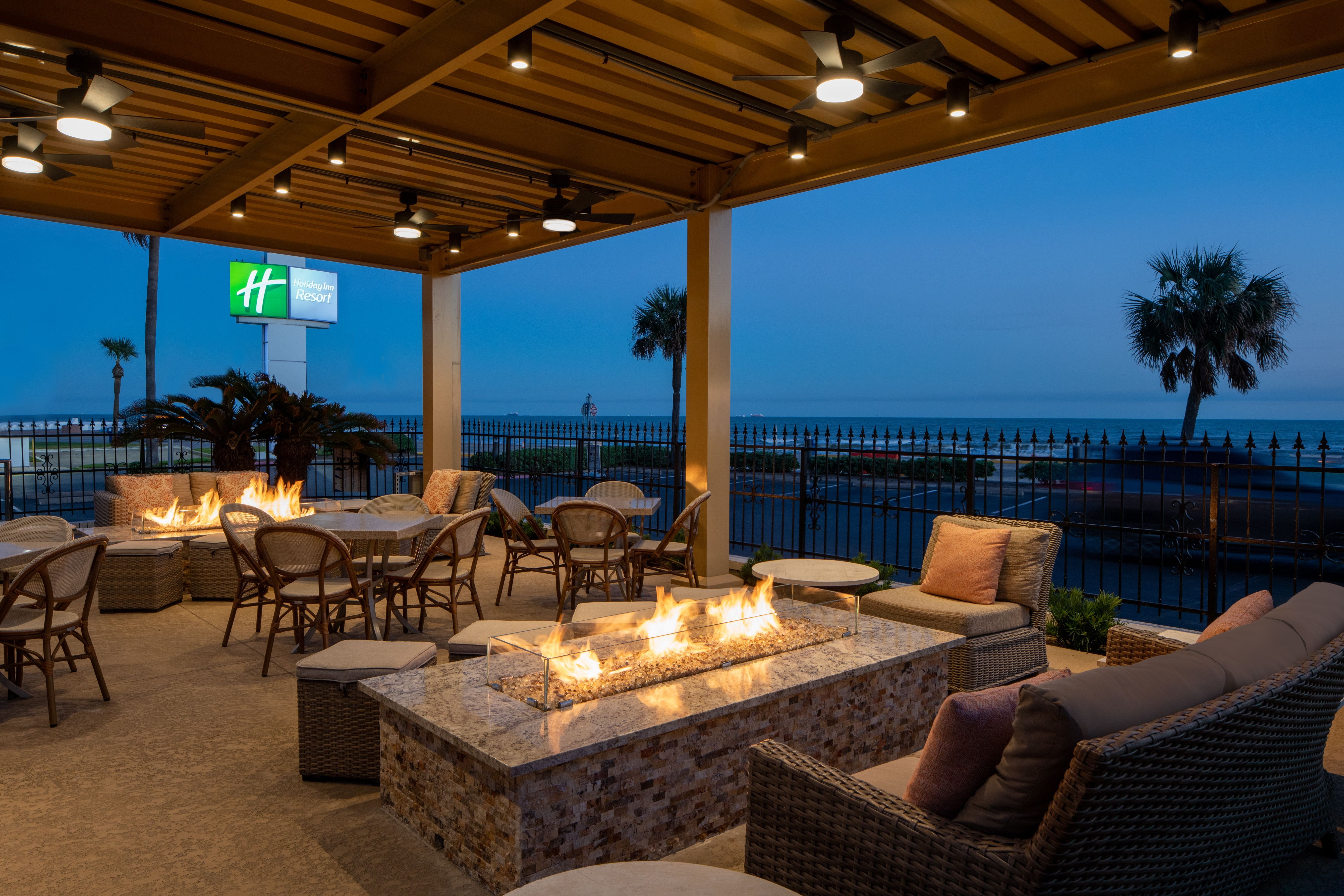 Holiday Inn Resort Galveston-On The Beach 30/55