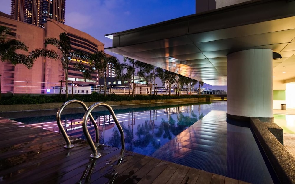 Ohana Kuala Lumpur 25/50
