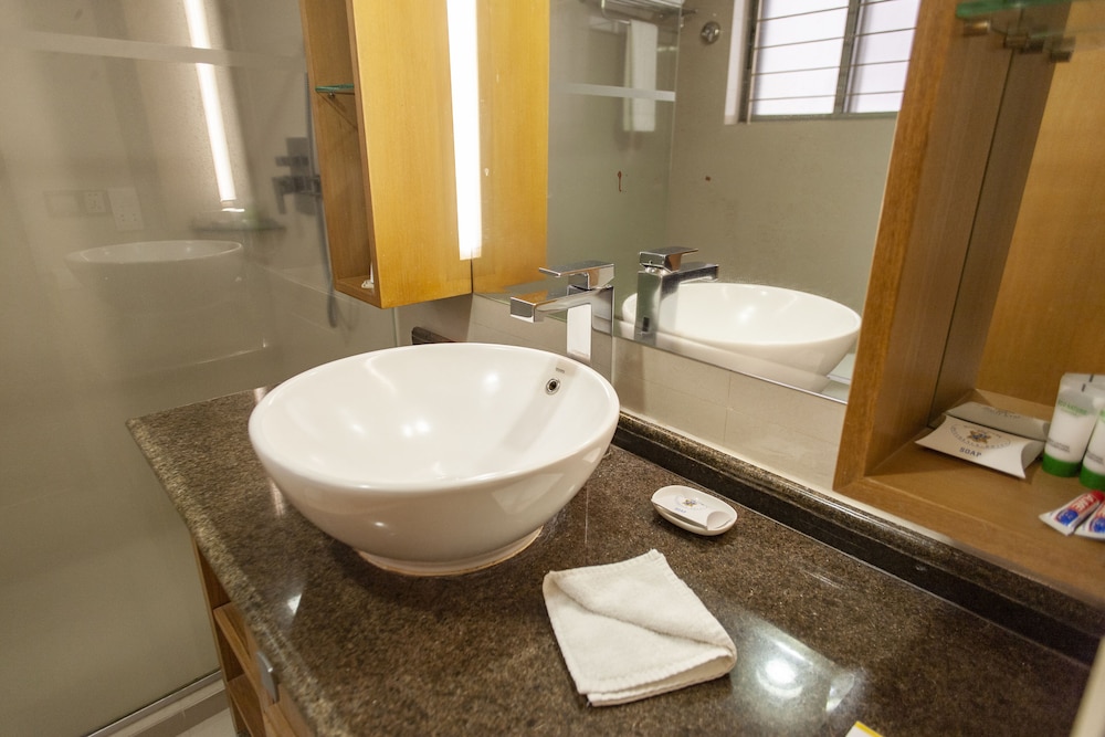 Royal Park Residence Hotel 19/75