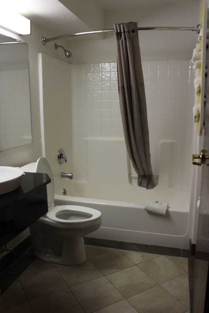 Motel6 Dixon, CA 56/58