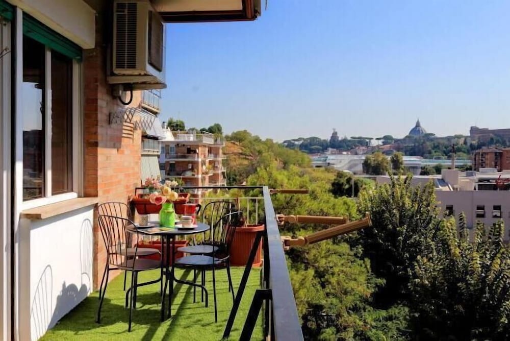 Vatican View 18/24