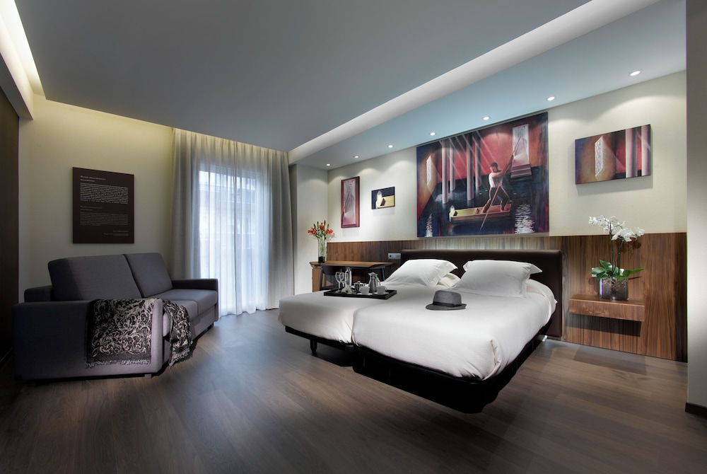ROOM, DOUBLE BED, WITH EXTRA BED
