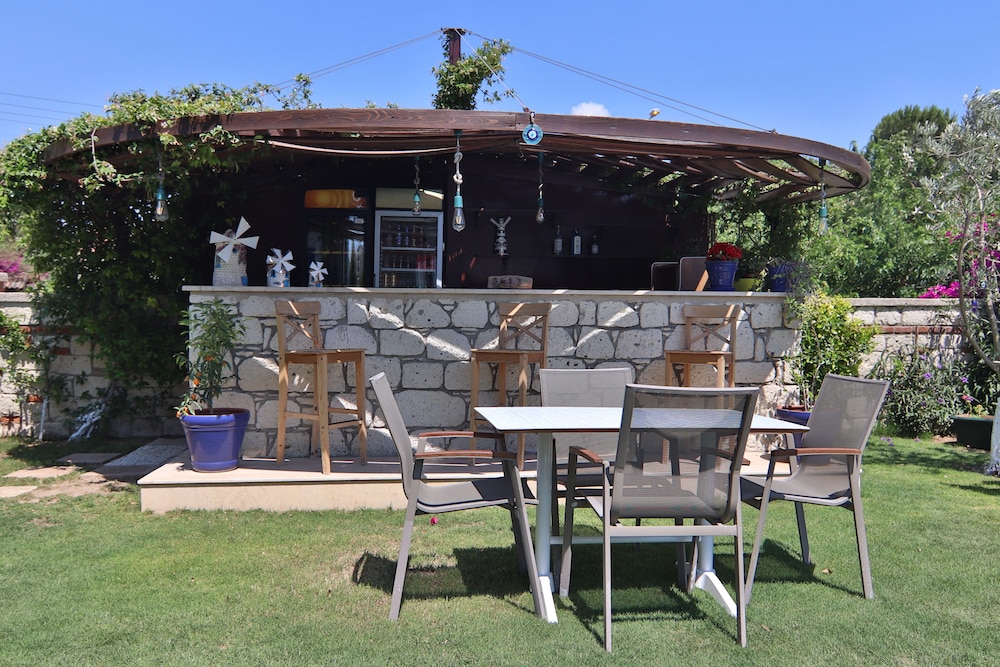 Alacaat Hotel 39/50