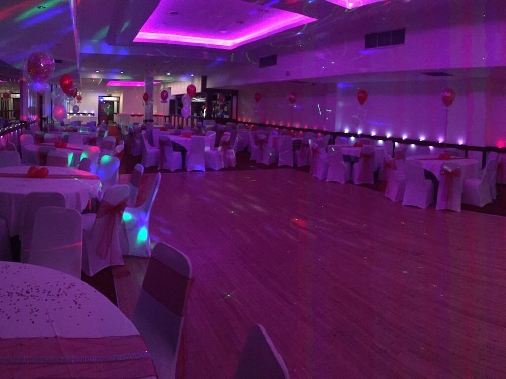 Kings Park Hotel 38/56
