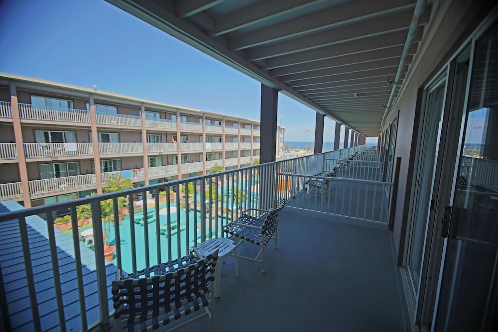 Flagship Oceanfront 2/39