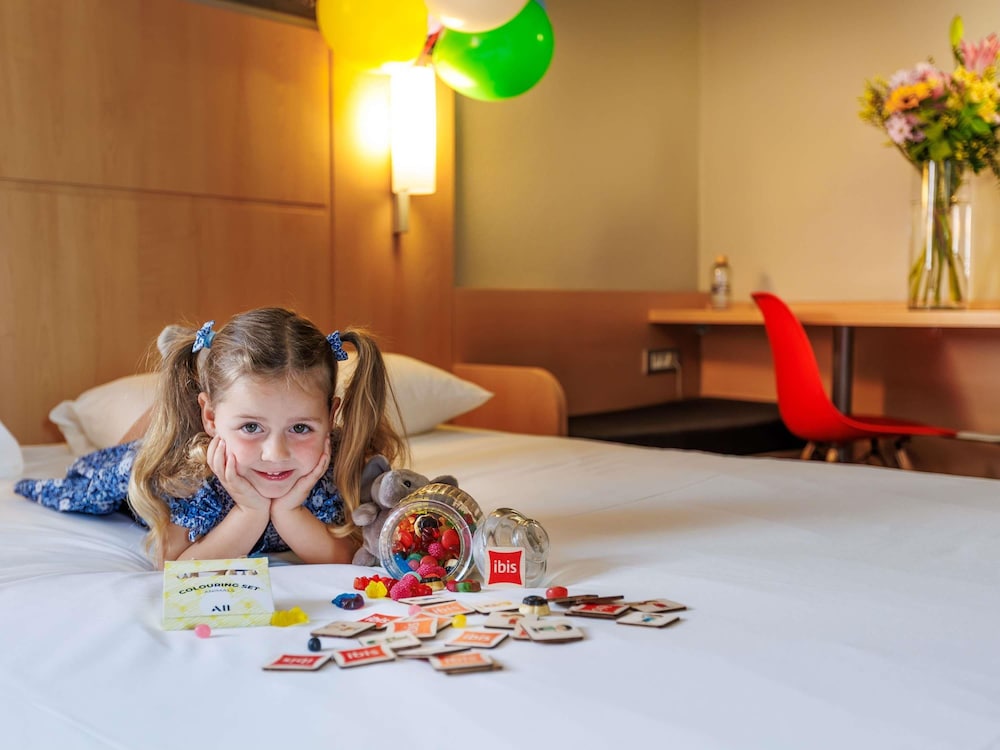 ibis Cannes Mandelieu 48/76