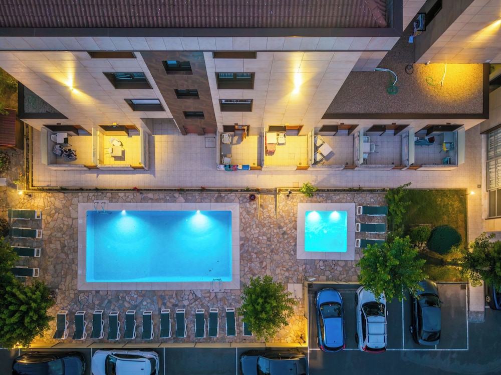 Hotel Los Arces 6/68