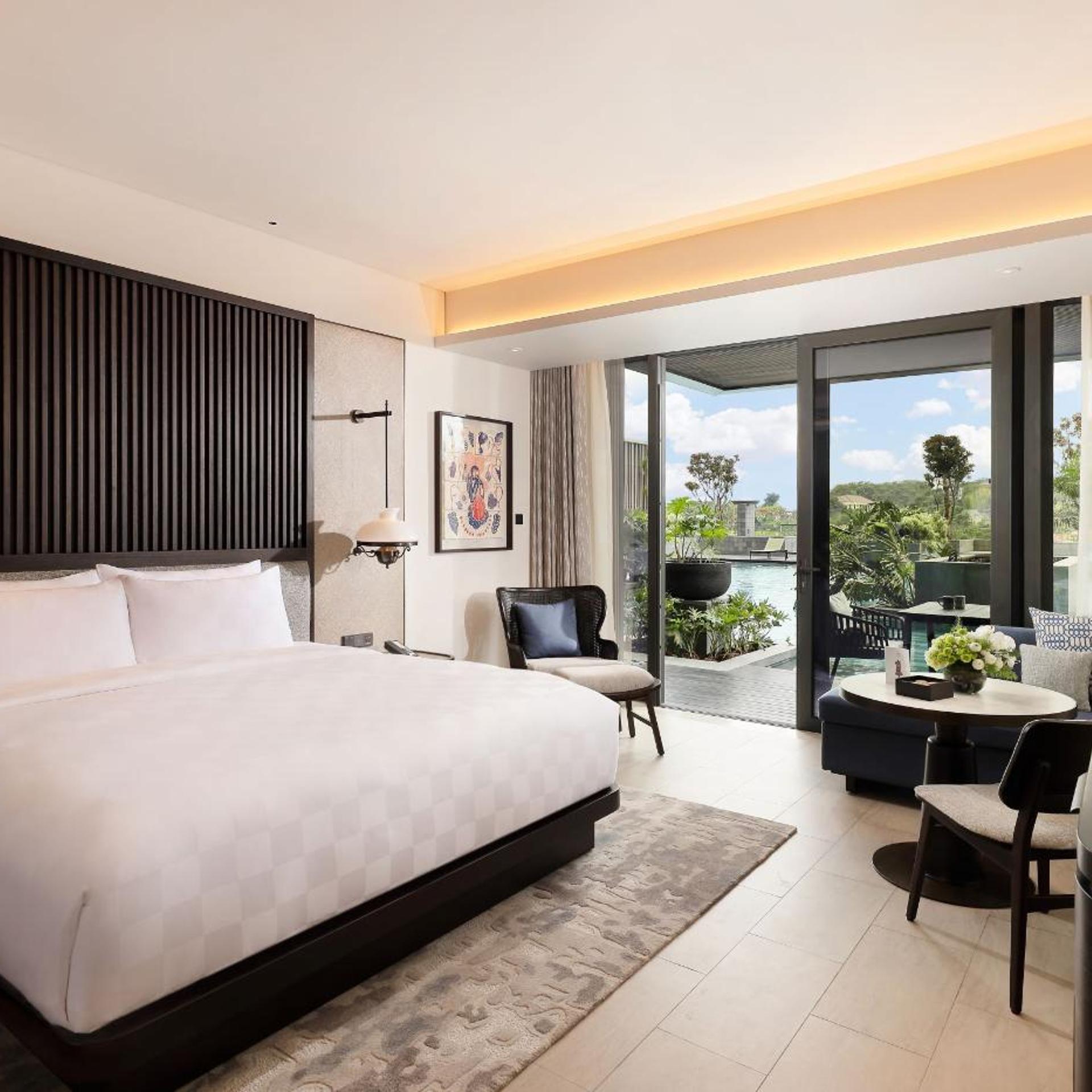 Room, Pool Access