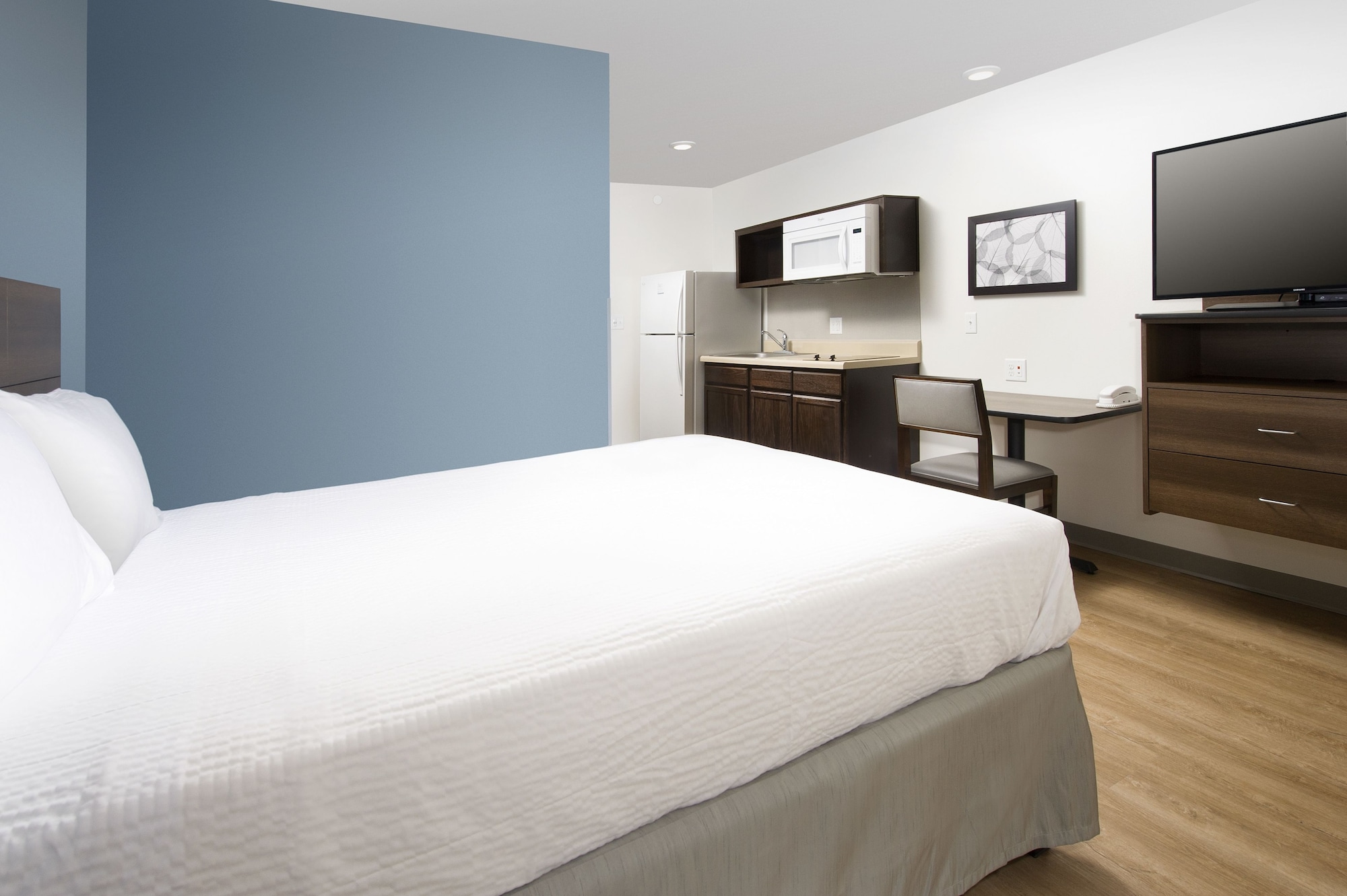 ROOM, QUEEN BED, BATHTUB, ACCESSIBLE